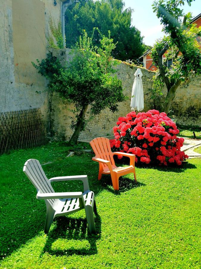 Apt Duplex Ou Plain Pied Tout Confort Plein Centre Ville Bayeux Proche Commerces, Restaurants, Avec Terrasse Privative Ou Jardin Commun Amenage Clos, Parking Gratuit A Proximite, Proche Plages Du Debarquement Esterno foto