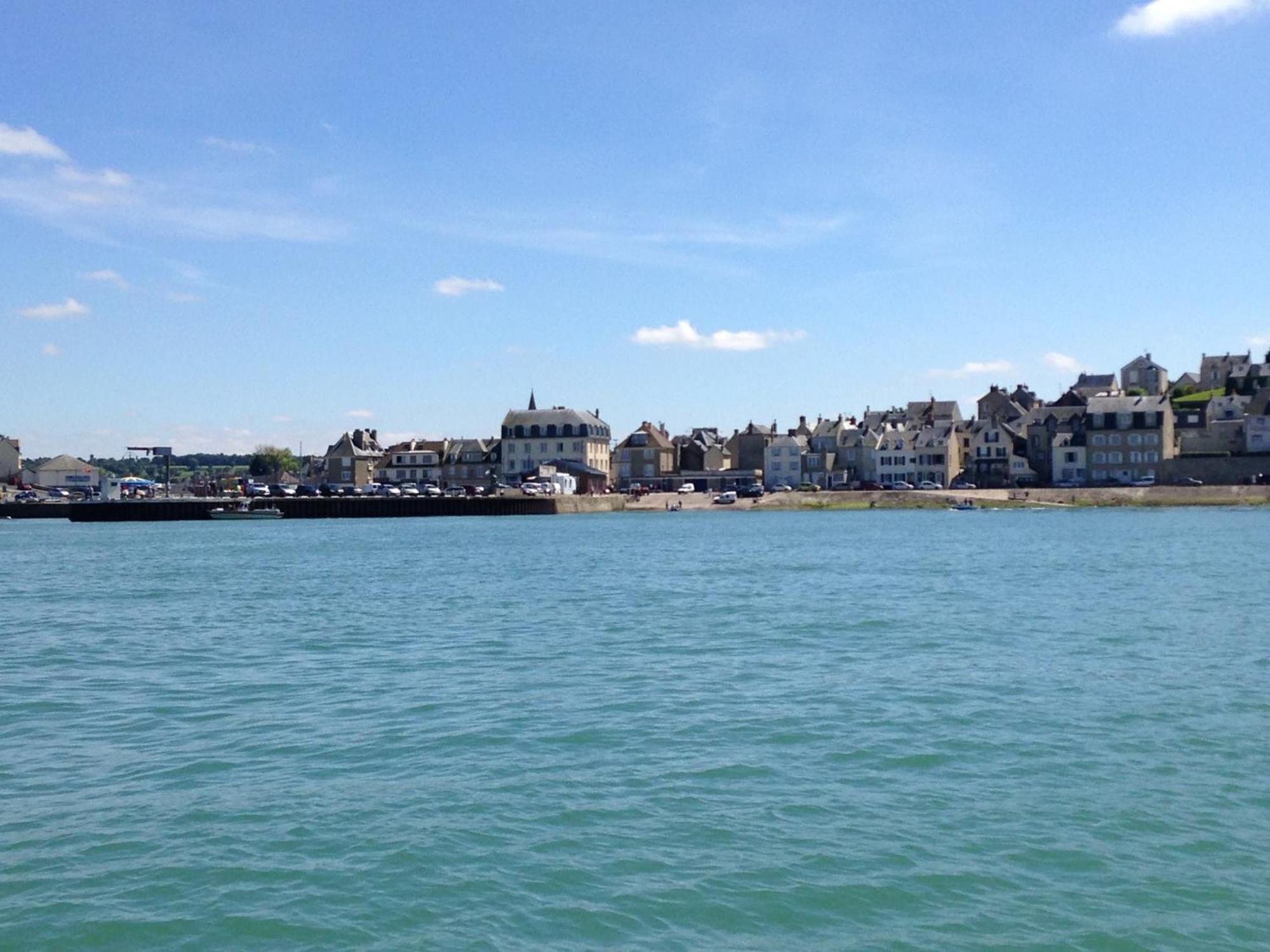 Apt Duplex Ou Plain Pied Tout Confort Plein Centre Ville Bayeux Proche Commerces, Restaurants, Avec Terrasse Privative Ou Jardin Commun Amenage Clos, Parking Gratuit A Proximite, Proche Plages Du Debarquement Esterno foto