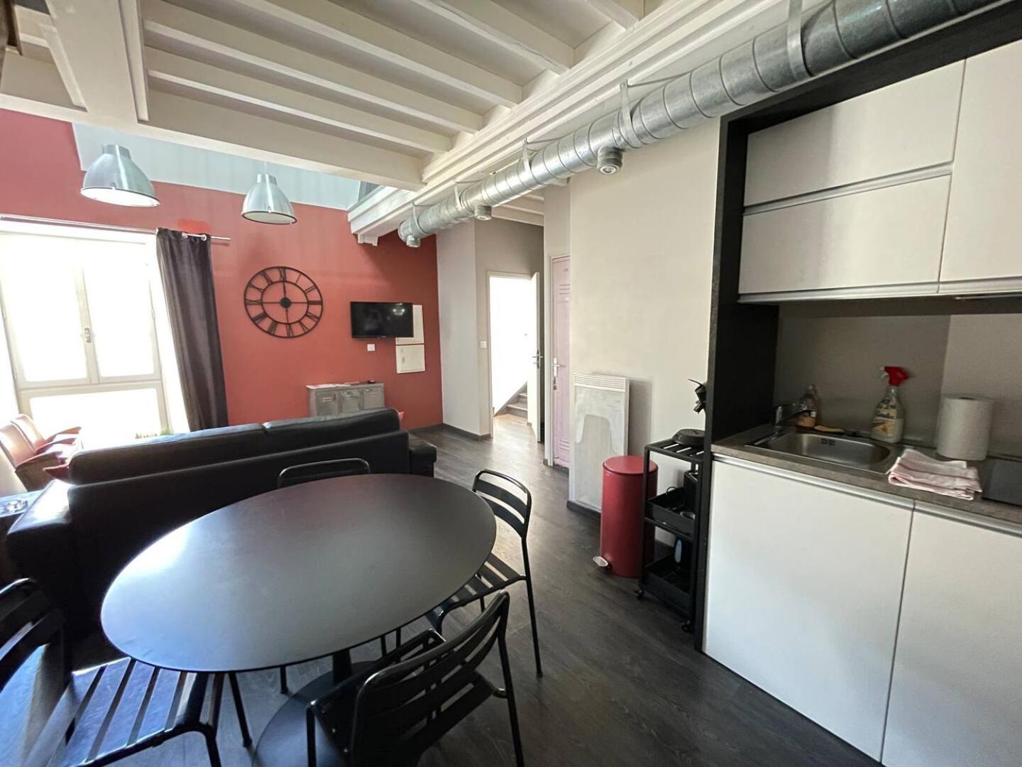 Apt Duplex Ou Plain Pied Tout Confort Plein Centre Ville Bayeux Proche Commerces, Restaurants, Avec Terrasse Privative Ou Jardin Commun Amenage Clos, Parking Gratuit A Proximite, Proche Plages Du Debarquement Esterno foto