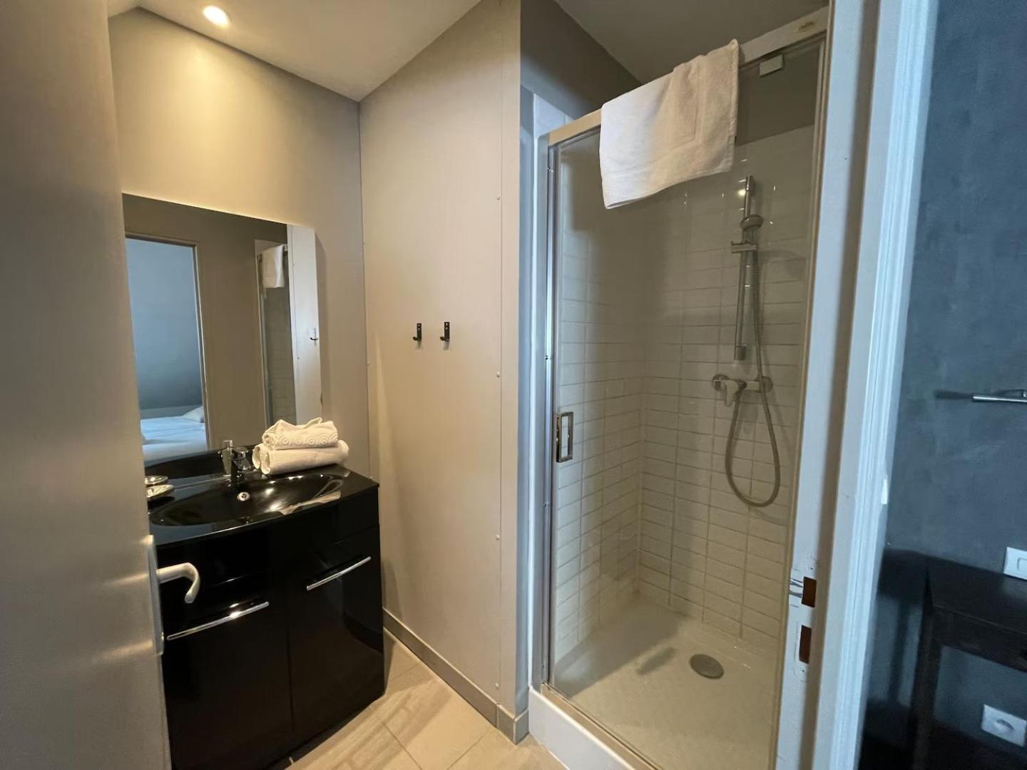 Apt Duplex Ou Plain Pied Tout Confort Plein Centre Ville Bayeux Proche Commerces, Restaurants, Avec Terrasse Privative Ou Jardin Commun Amenage Clos, Parking Gratuit A Proximite, Proche Plages Du Debarquement Esterno foto