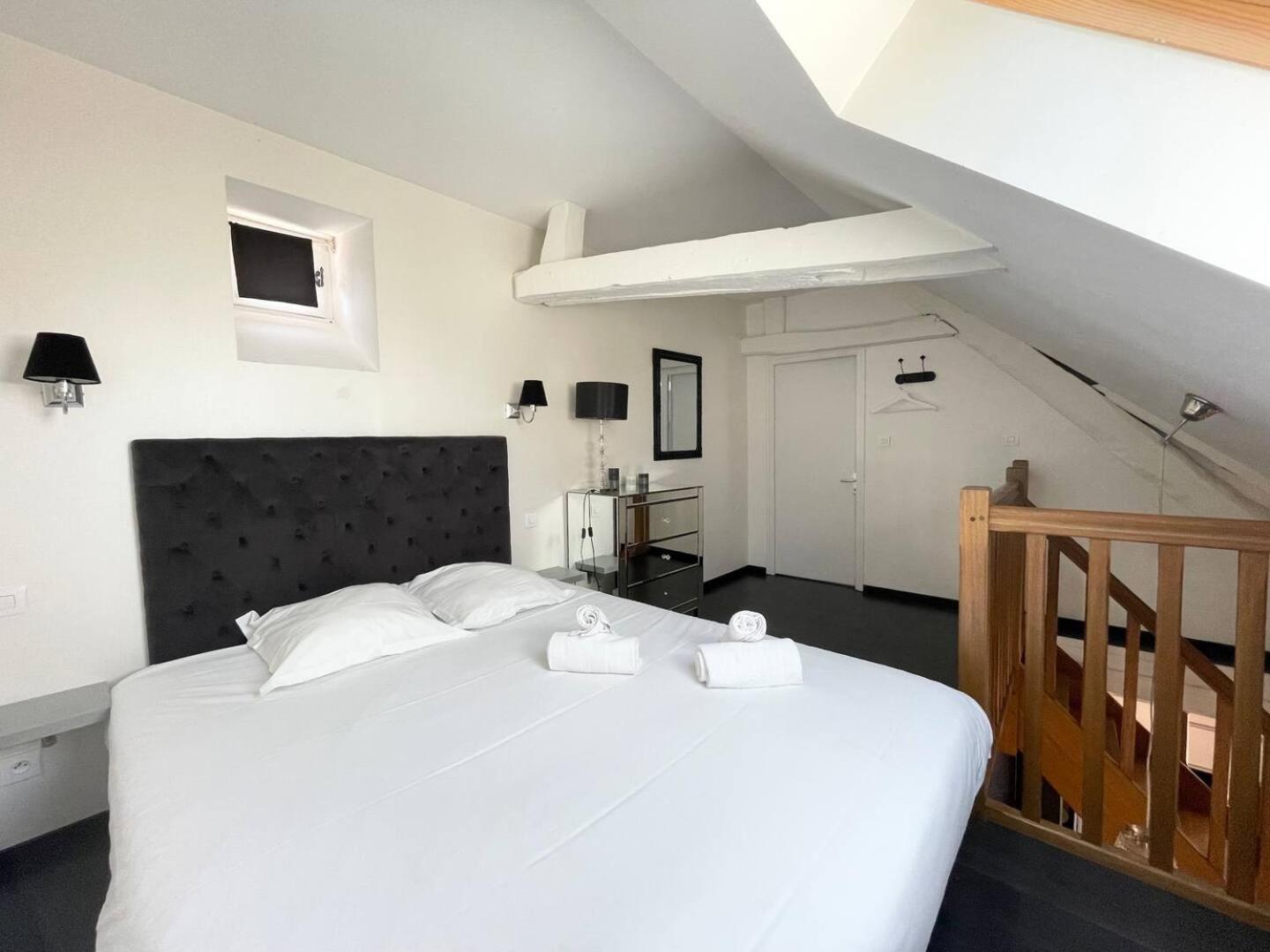 Apt Duplex Ou Plain Pied Tout Confort Plein Centre Ville Bayeux Proche Commerces, Restaurants, Avec Terrasse Privative Ou Jardin Commun Amenage Clos, Parking Gratuit A Proximite, Proche Plages Du Debarquement Esterno foto