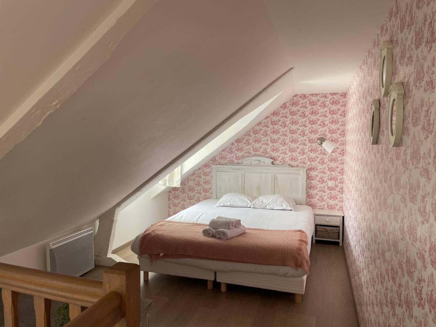 Apt Duplex Ou Plain Pied Tout Confort Plein Centre Ville Bayeux Proche Commerces, Restaurants, Avec Terrasse Privative Ou Jardin Commun Amenage Clos, Parking Gratuit A Proximite, Proche Plages Du Debarquement Esterno foto