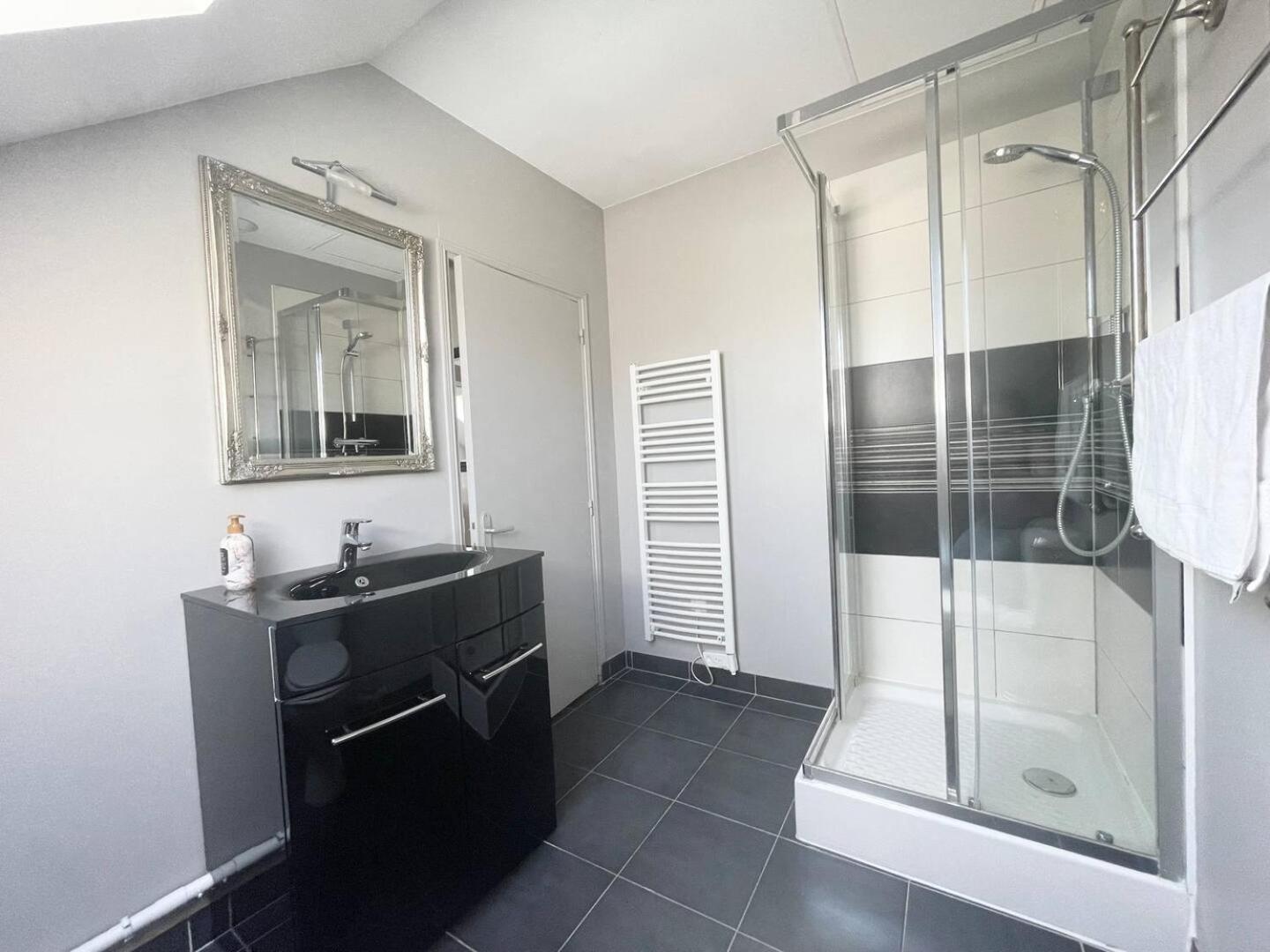 Apt Duplex Ou Plain Pied Tout Confort Plein Centre Ville Bayeux Proche Commerces, Restaurants, Avec Terrasse Privative Ou Jardin Commun Amenage Clos, Parking Gratuit A Proximite, Proche Plages Du Debarquement Esterno foto