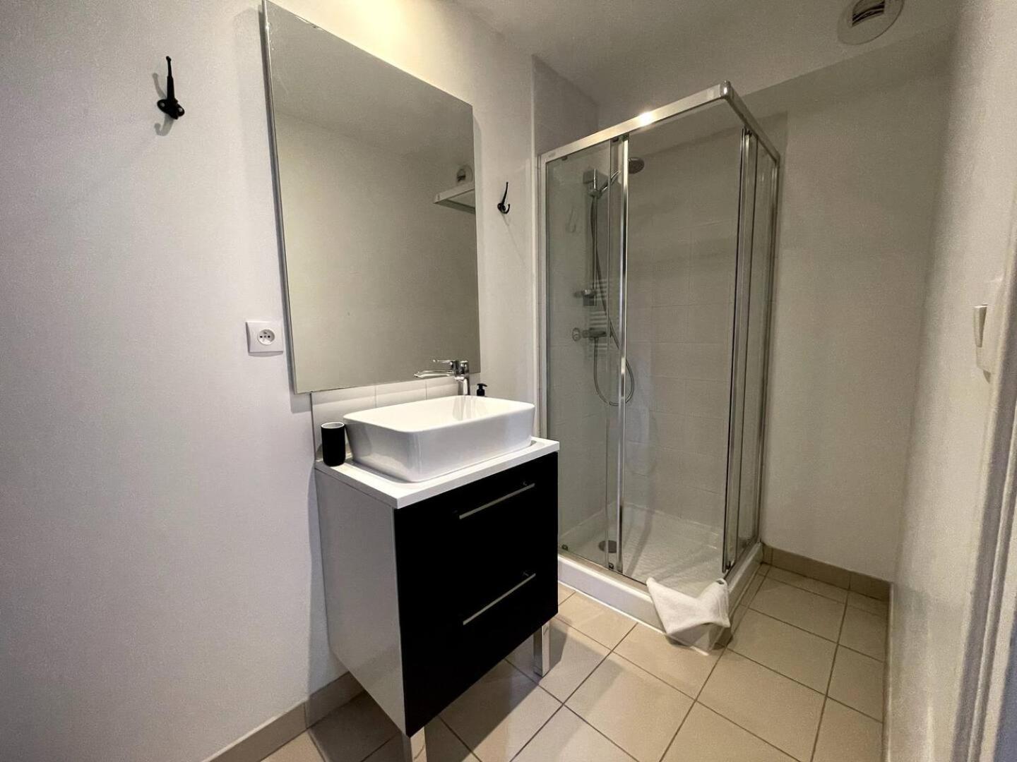 Apt Duplex Ou Plain Pied Tout Confort Plein Centre Ville Bayeux Proche Commerces, Restaurants, Avec Terrasse Privative Ou Jardin Commun Amenage Clos, Parking Gratuit A Proximite, Proche Plages Du Debarquement Esterno foto