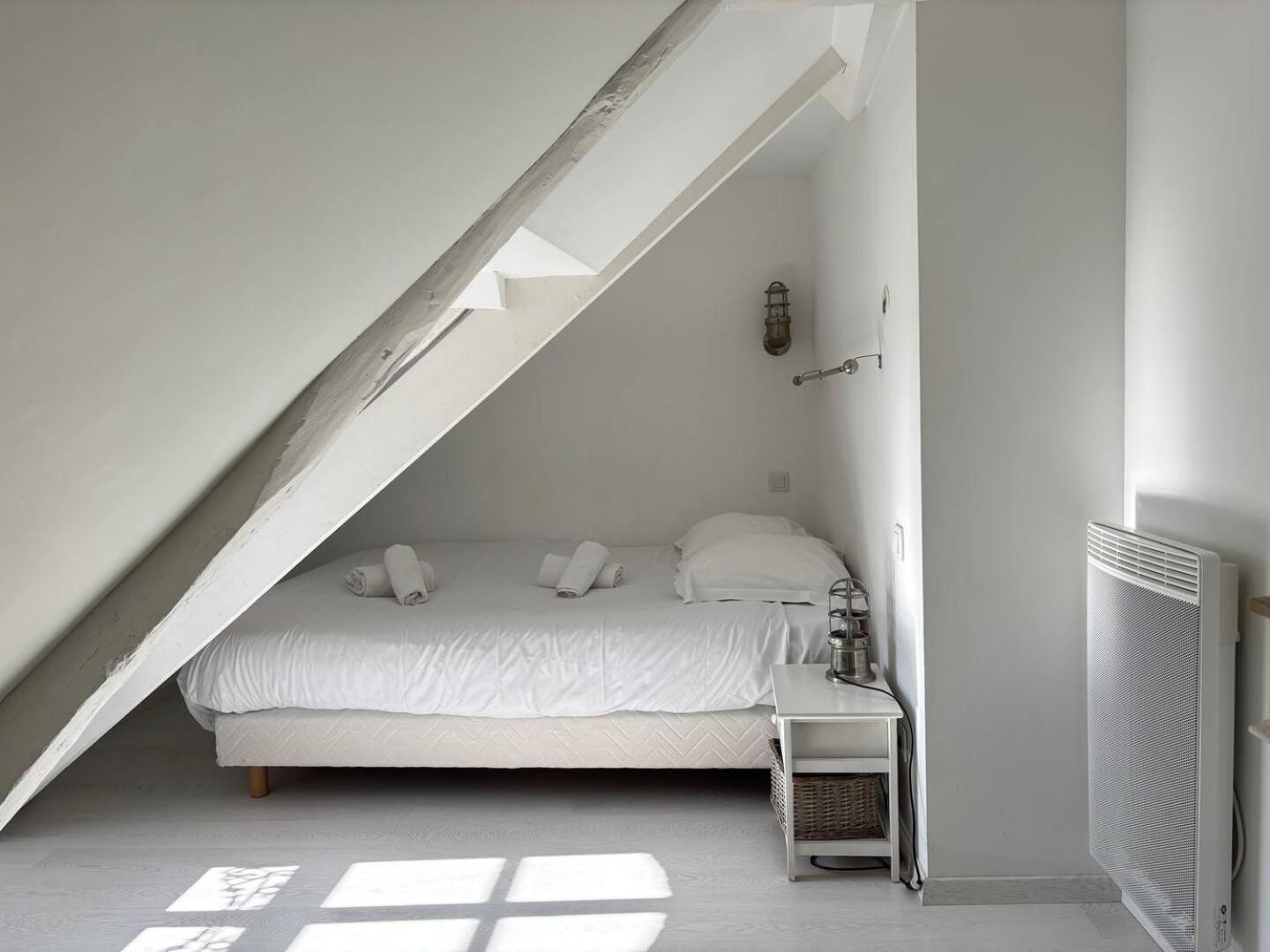 Apt Duplex Ou Plain Pied Tout Confort Plein Centre Ville Bayeux Proche Commerces, Restaurants, Avec Terrasse Privative Ou Jardin Commun Amenage Clos, Parking Gratuit A Proximite, Proche Plages Du Debarquement Esterno foto