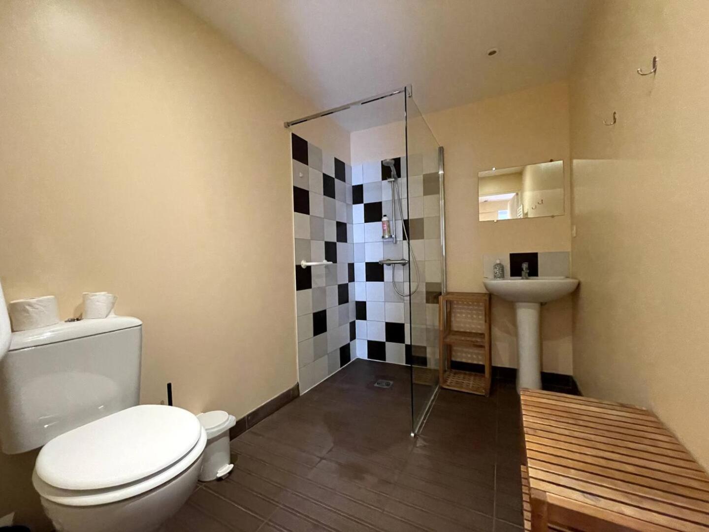 Apt Duplex Ou Plain Pied Tout Confort Plein Centre Ville Bayeux Proche Commerces, Restaurants, Avec Terrasse Privative Ou Jardin Commun Amenage Clos, Parking Gratuit A Proximite, Proche Plages Du Debarquement Esterno foto