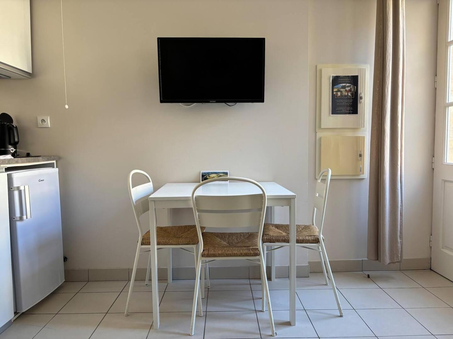 Apt Duplex Ou Plain Pied Tout Confort Plein Centre Ville Bayeux Proche Commerces, Restaurants, Avec Terrasse Privative Ou Jardin Commun Amenage Clos, Parking Gratuit A Proximite, Proche Plages Du Debarquement Esterno foto