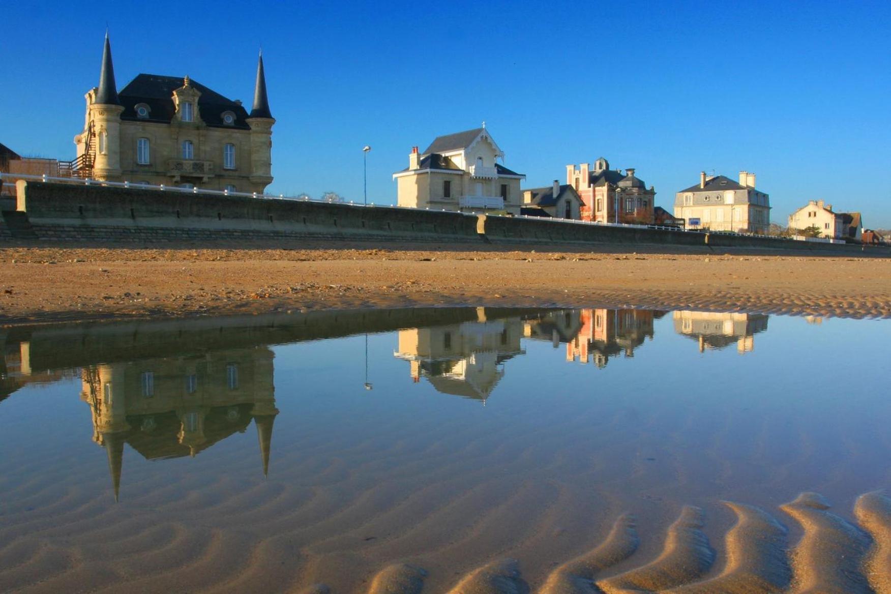 Apt Duplex Ou Plain Pied Tout Confort Plein Centre Ville Bayeux Proche Commerces, Restaurants, Avec Terrasse Privative Ou Jardin Commun Amenage Clos, Parking Gratuit A Proximite, Proche Plages Du Debarquement Esterno foto